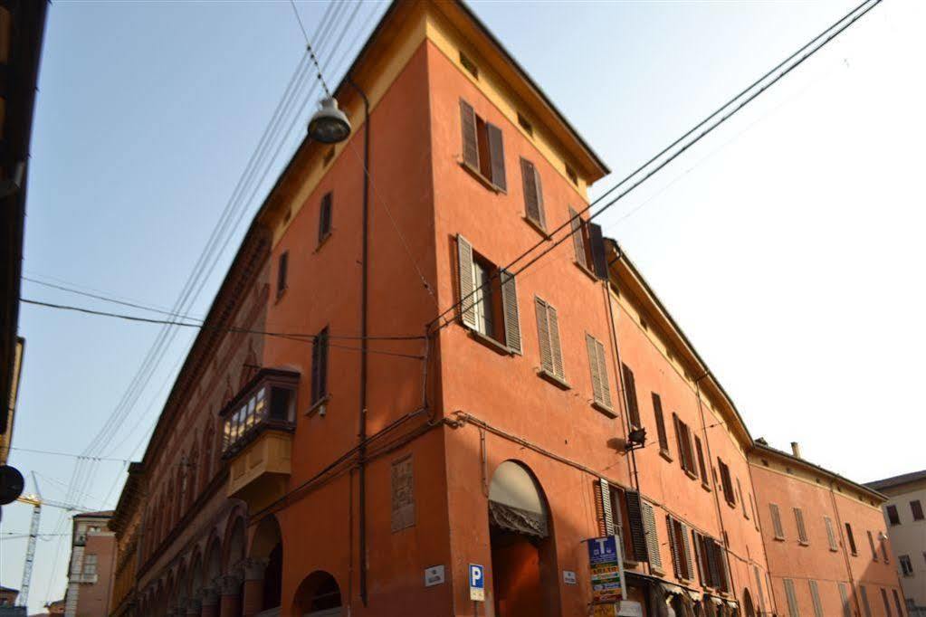 Casa de hóspedes And La Piazzetta Della Pioggia 2*